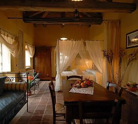 Dimora Storico Romantica Il Sole E La Luna Kır Evi *