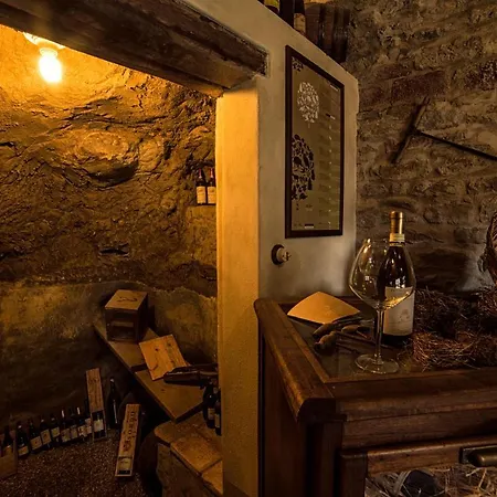 Kır Evi Dimora Storico Romantica Il Sole E La Luna Cerretto Langhe